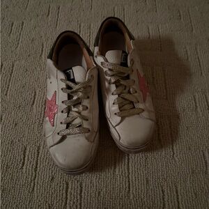 Stylish Women's Sneakers with Pink Star